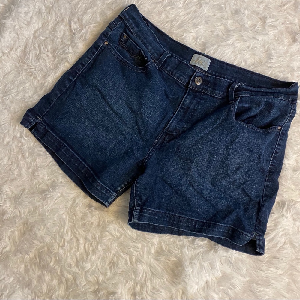 Levi’s Medium Wash 515 Jean Shorts Sz 12